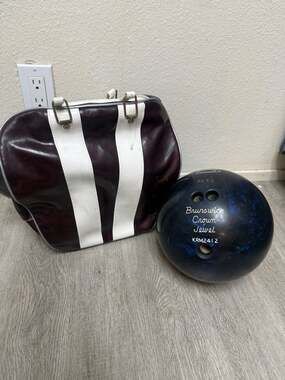 Brunswick Crown Bowling Ball 10 lb, blue  CeCe ; w/  Vintage Carrying Bag